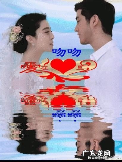 如何用《相聚中秋花好月圆》作首藏头诗？