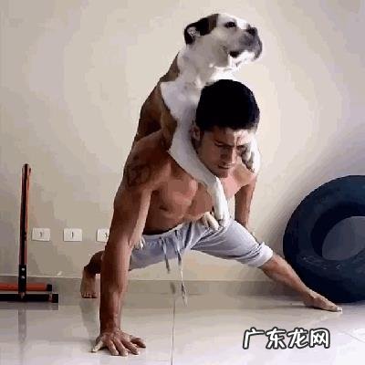 单手俯卧撑怎样练？