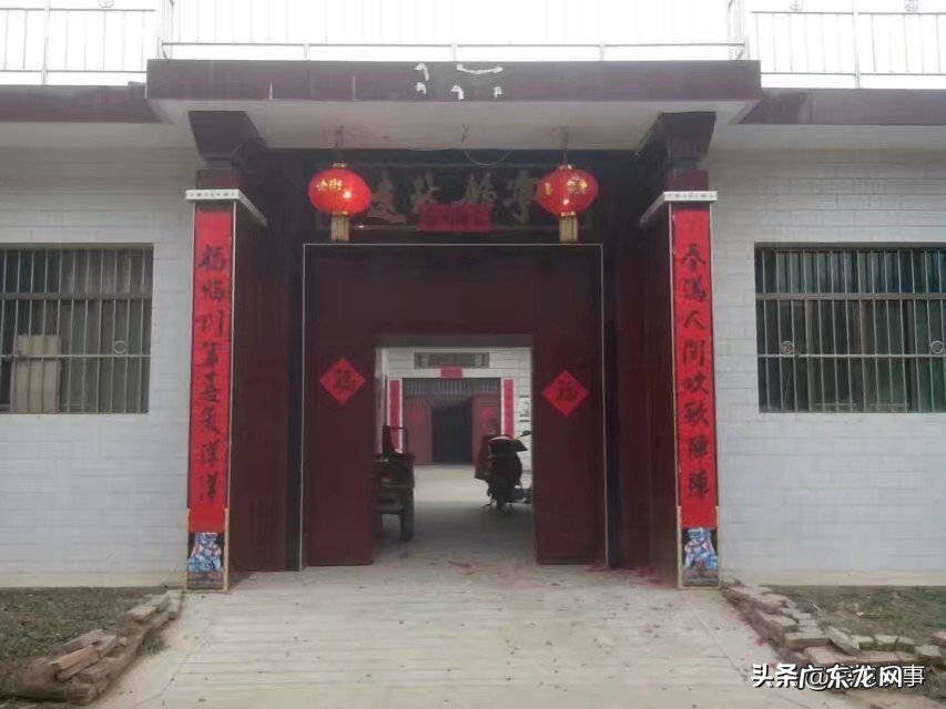 农村大门口什么样子为好?怎么设计?