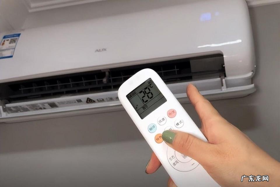 空调开一晚上26°c多少钱 一个空调一天一夜多少钱一度电