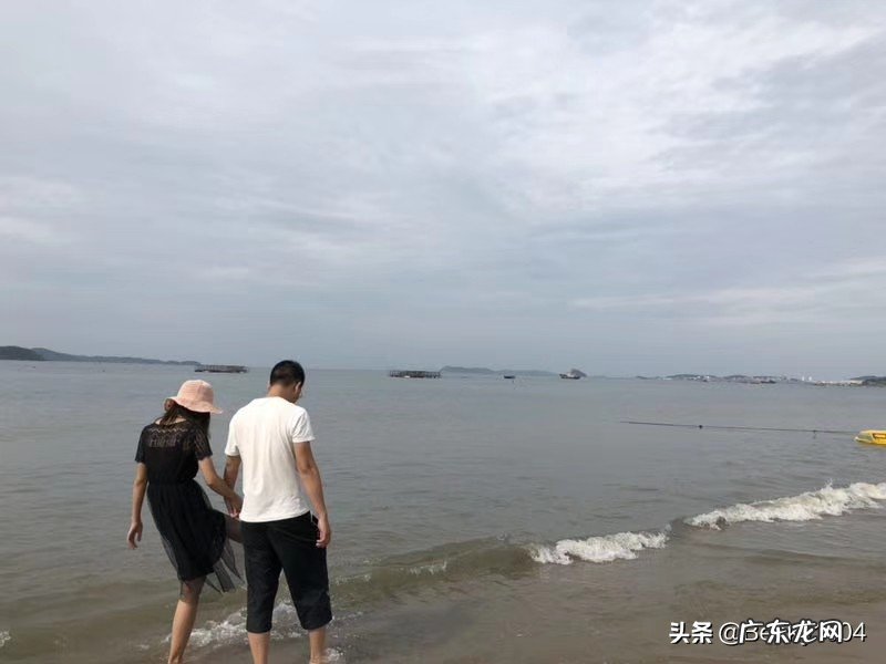 去海边玩都要带什么？