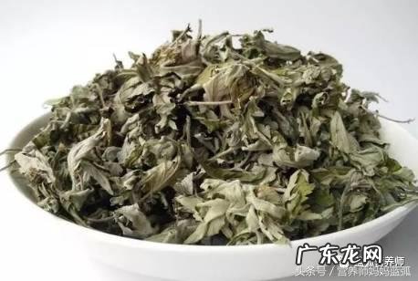 花椒姜盐泡脚的功效与作用 盐炒生姜艾叶有什么功效