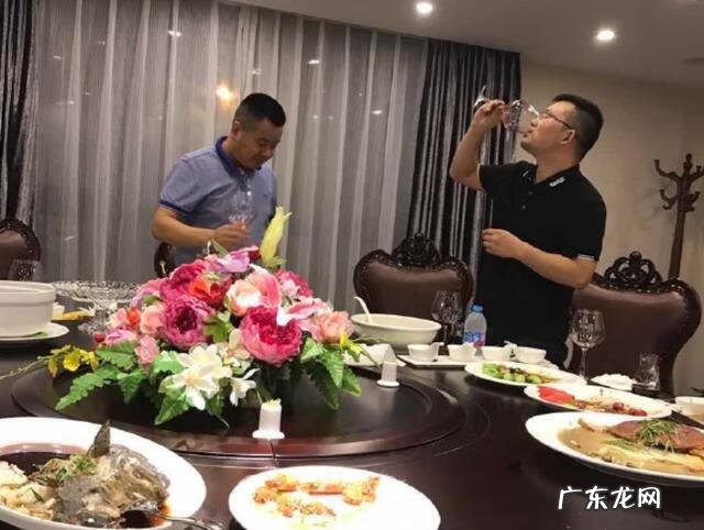 一般请客吃饭的理由 请客吃饭是自己点菜还是让客人点菜