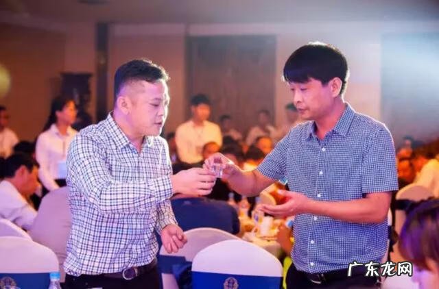 一般请客吃饭的理由 请客吃饭是自己点菜还是让客人点菜