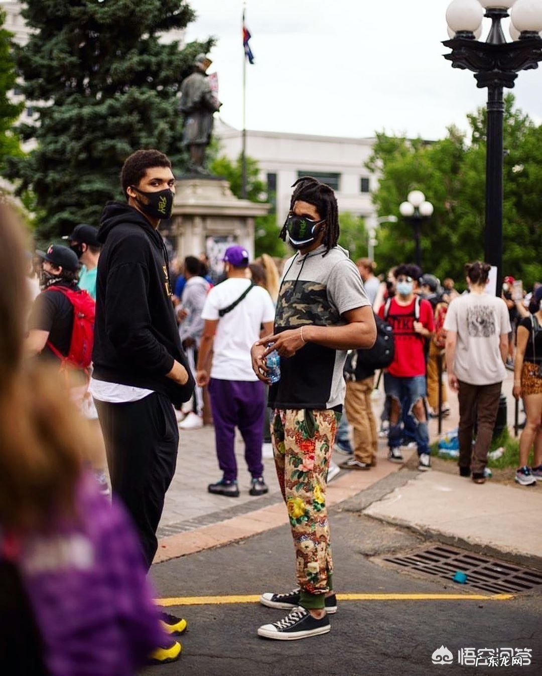 JR史密斯就自己当街殴打8岁白人小孩发表道歉声明,你怎么评价?