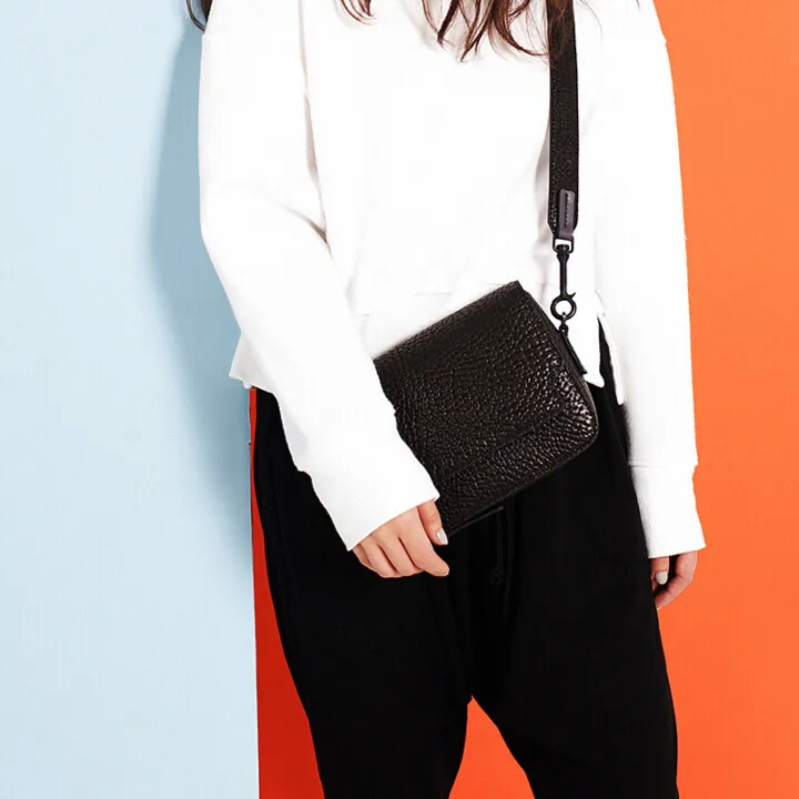 一千元以内的真皮包包,可以是国产牌子,求推荐?