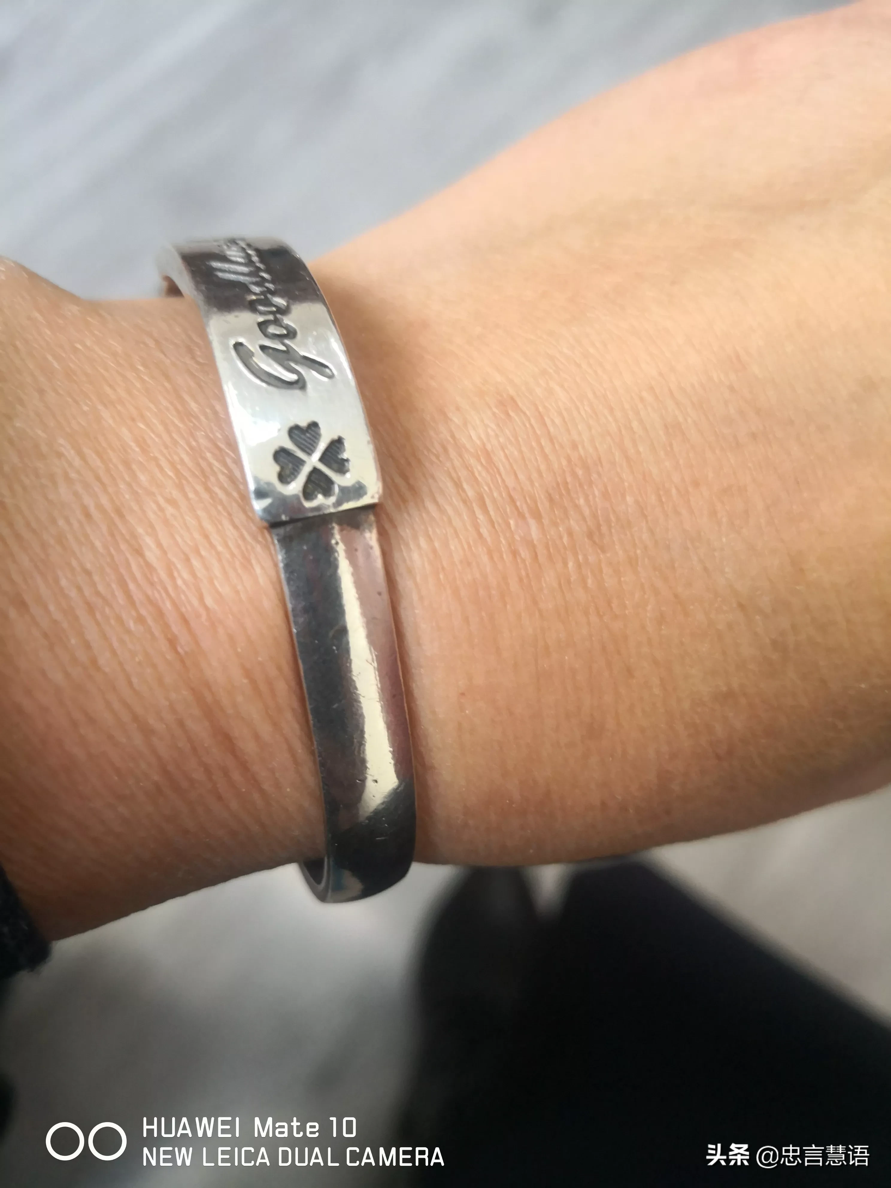 女性长期戴“银手镯”,是否会对身体产生影响?