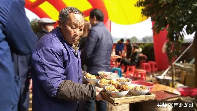 为什么现在农村红白喜事，都时兴一条龙服务？难道是没有人情味了吗？