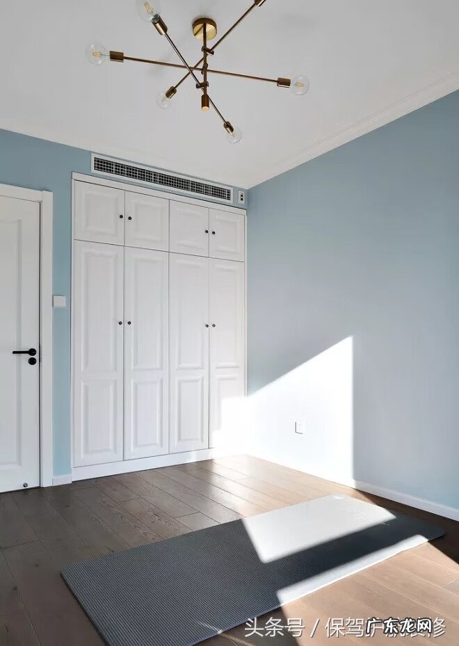 柜子突出墙怎么处理 一面墙都是柜子