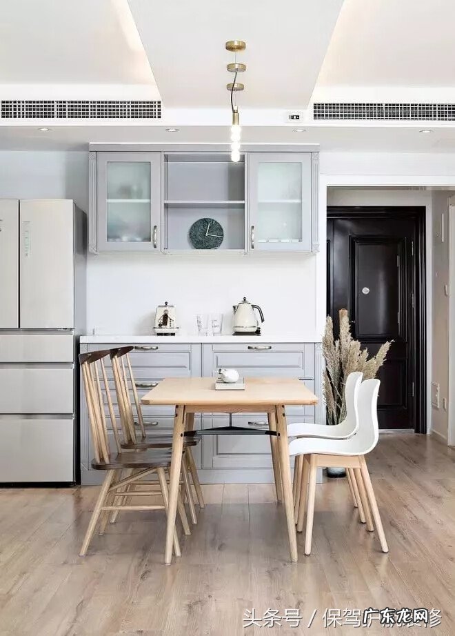 柜子突出墙怎么处理 一面墙都是柜子