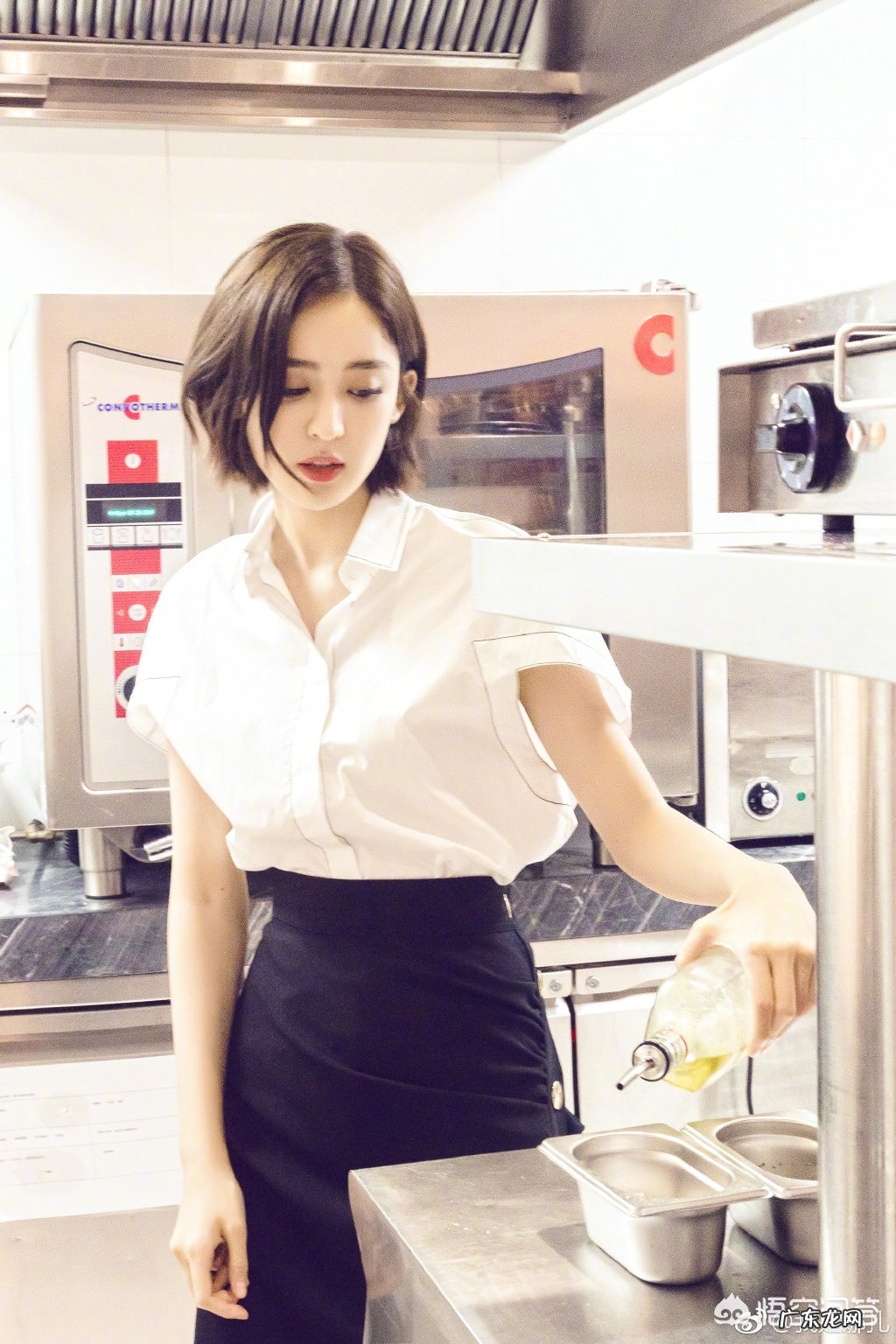 古力娜扎剪了个新发型很可爱,大家觉得春天男生女生适合剪什么样的发型?