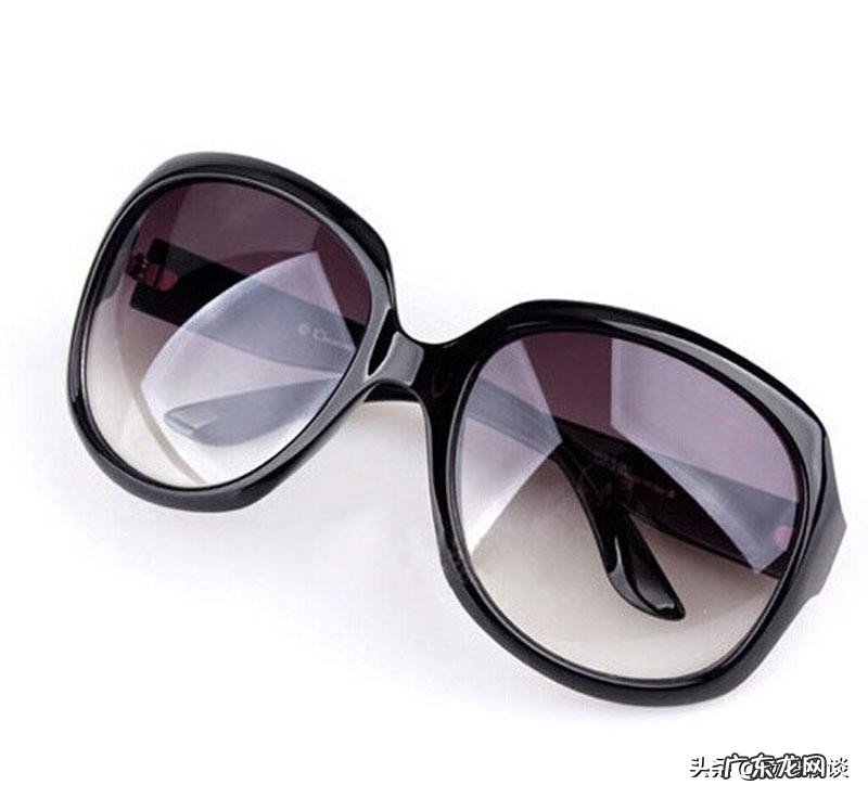 外出旅游应带哪些必备物品?