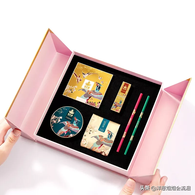 中国传统的七夕节快到了,送什么礼物给女朋友比较好?