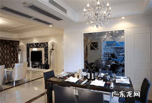 门旁边可以放镜子吗 门后挂镜子好吗?