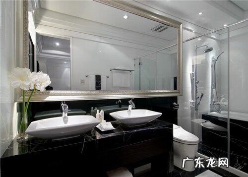 门旁边可以放镜子吗 门后挂镜子好吗?