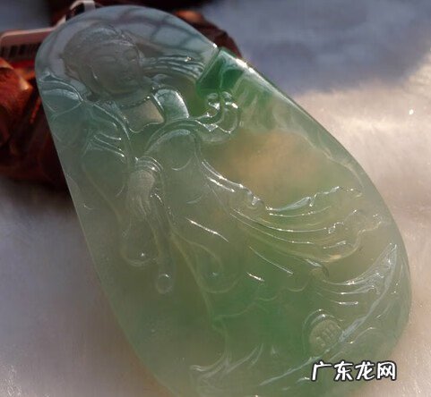 罗汉松风水学和寓意 各色水晶观音的风水学寓意