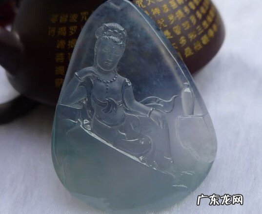 罗汉松风水学和寓意 各色水晶观音的风水学寓意