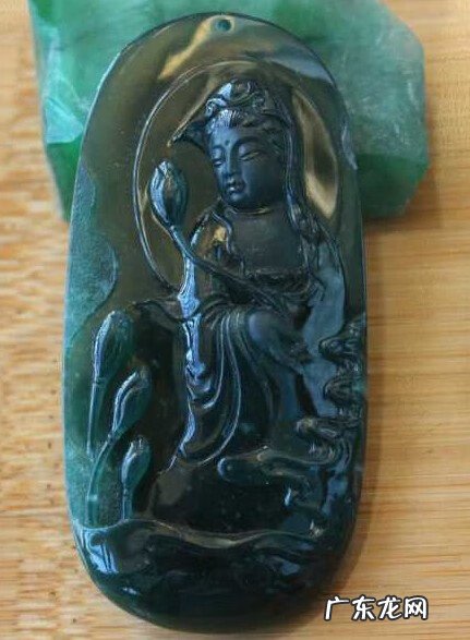 罗汉松风水学和寓意 各色水晶观音的风水学寓意