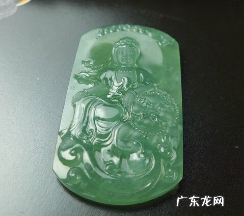 罗汉松风水学和寓意 各色水晶观音的风水学寓意