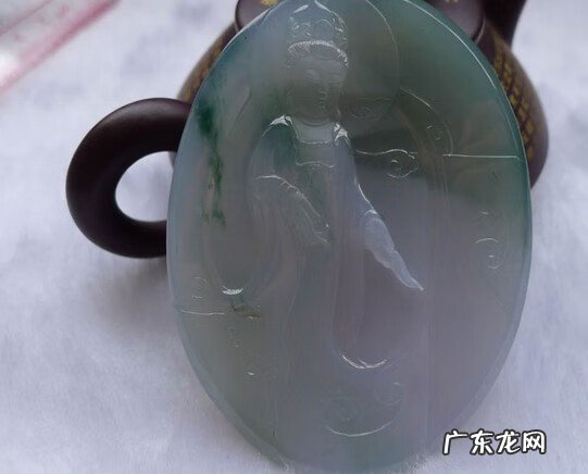 罗汉松风水学和寓意 各色水晶观音的风水学寓意