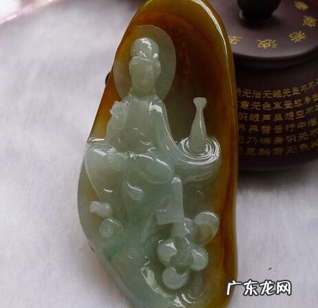 罗汉松风水学和寓意 各色水晶观音的风水学寓意