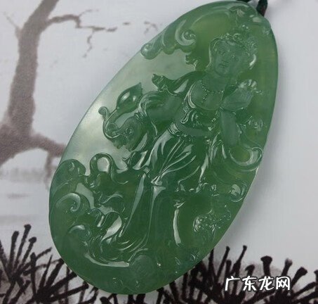 罗汉松风水学和寓意 各色水晶观音的风水学寓意