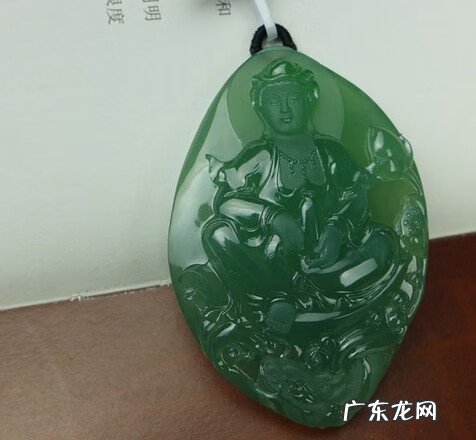 罗汉松风水学和寓意 各色水晶观音的风水学寓意