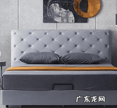 床头摆鸳鸯 床头柜放花的风水