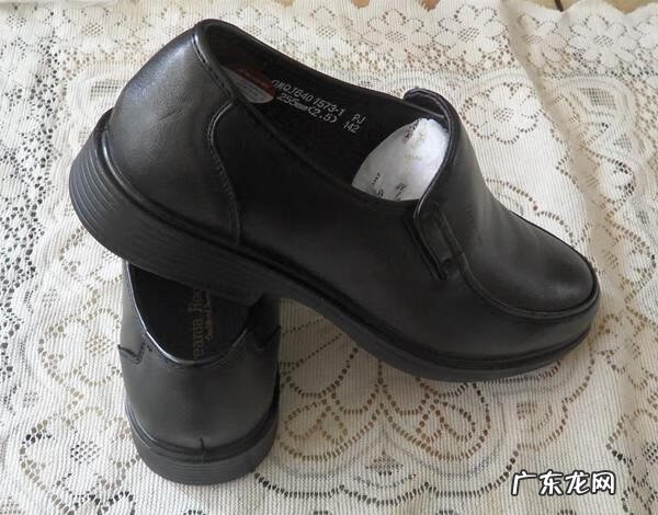 阿里袋鼠西服 阿里袋鼠皮鞋是品牌吗