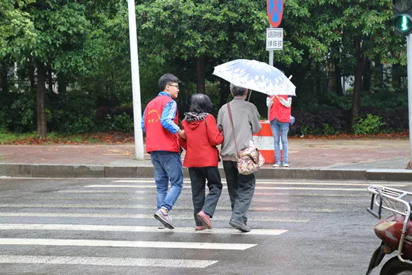 你做梦有没有一些特别恐怖的场景或事情?