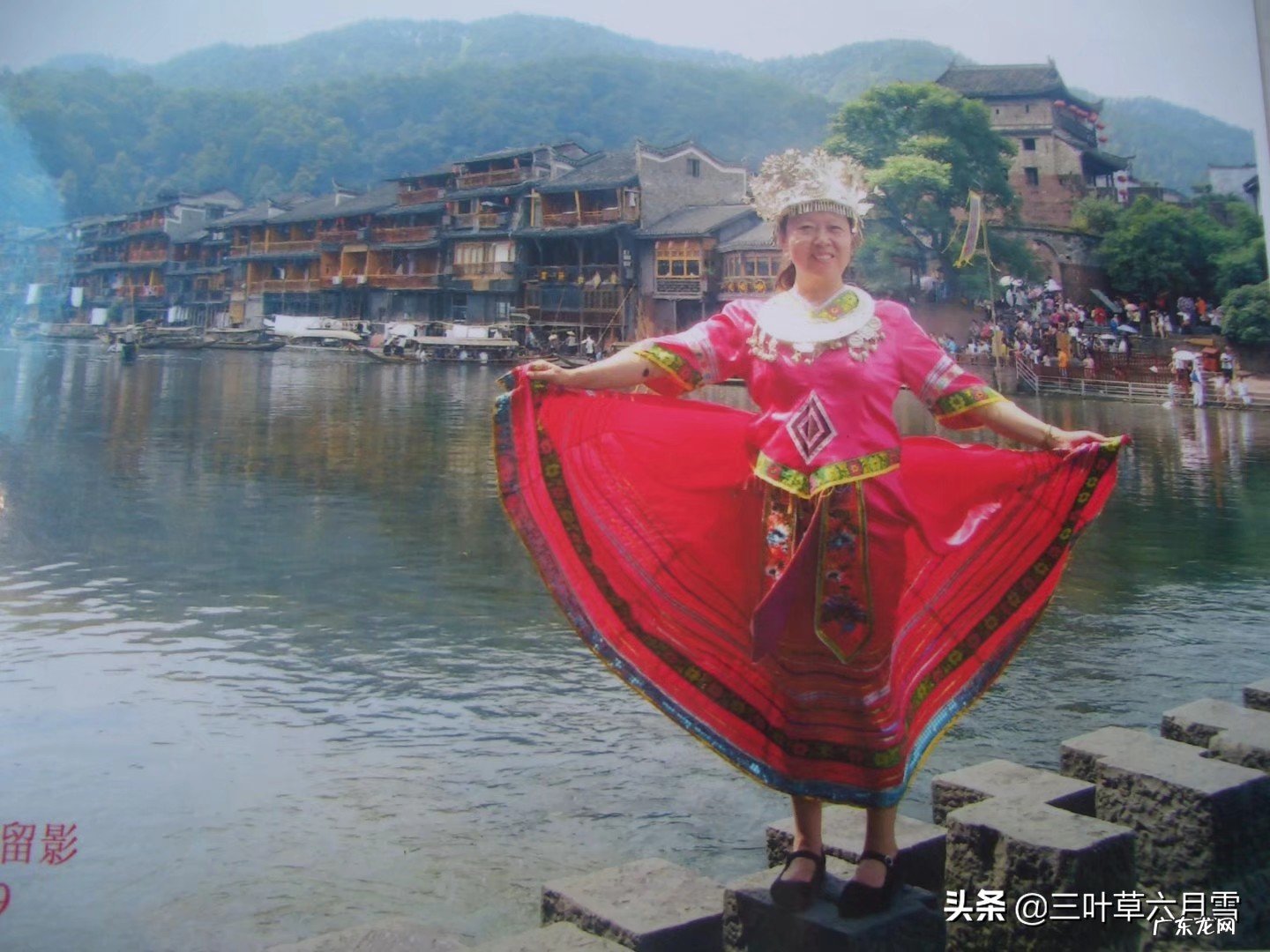 外出旅游,有没有穿少数民族服装拍过照?有什么故事吗?