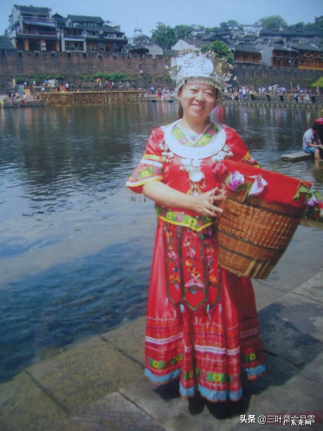 外出旅游,有没有穿少数民族服装拍过照?有什么故事吗?