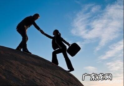 如果有一个朋友很好骗,而且他很有钱,你会欺骗他的金钱吗?