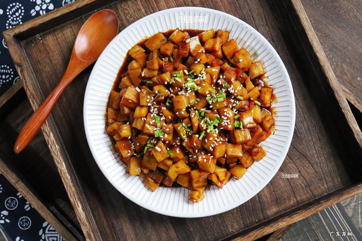 莲藕怎么炒好吃又简单视频 教你的做法