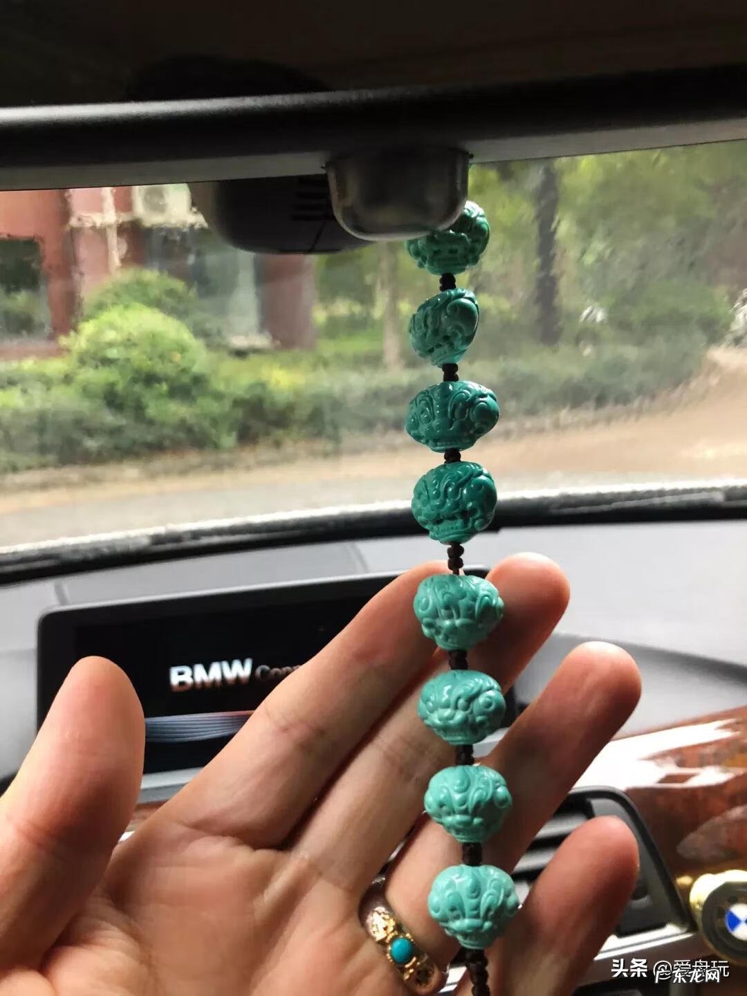 床头挂葫芦是挂中间吗 葫芦挂在包上有什么讲究