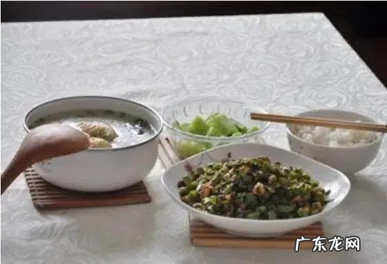 “最长寿女作家”108岁罗洪养生秘诀:做好“6点”,活过百年