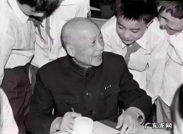 102岁“数学之王”苏步青养生秘诀：坚持“5点”，乐活百年