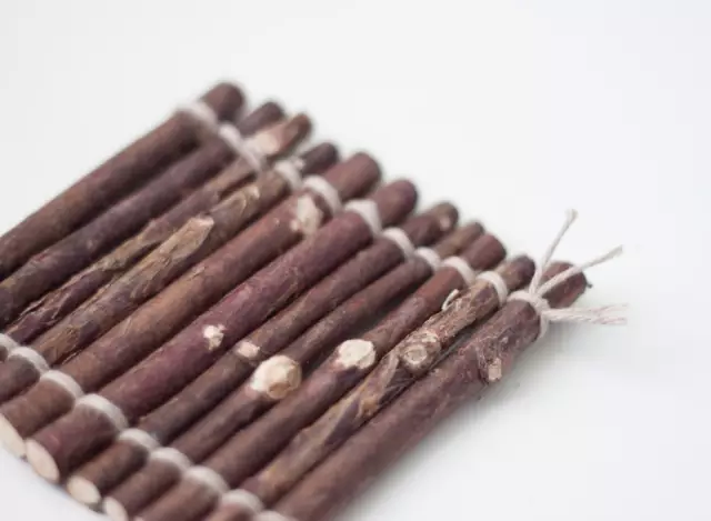 枯木摆件象征着什么 枯木技挂墙艺术