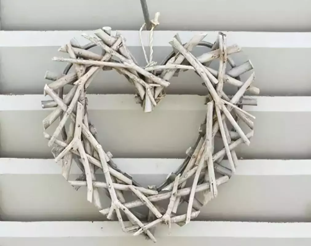 枯木摆件象征着什么 枯木技挂墙艺术