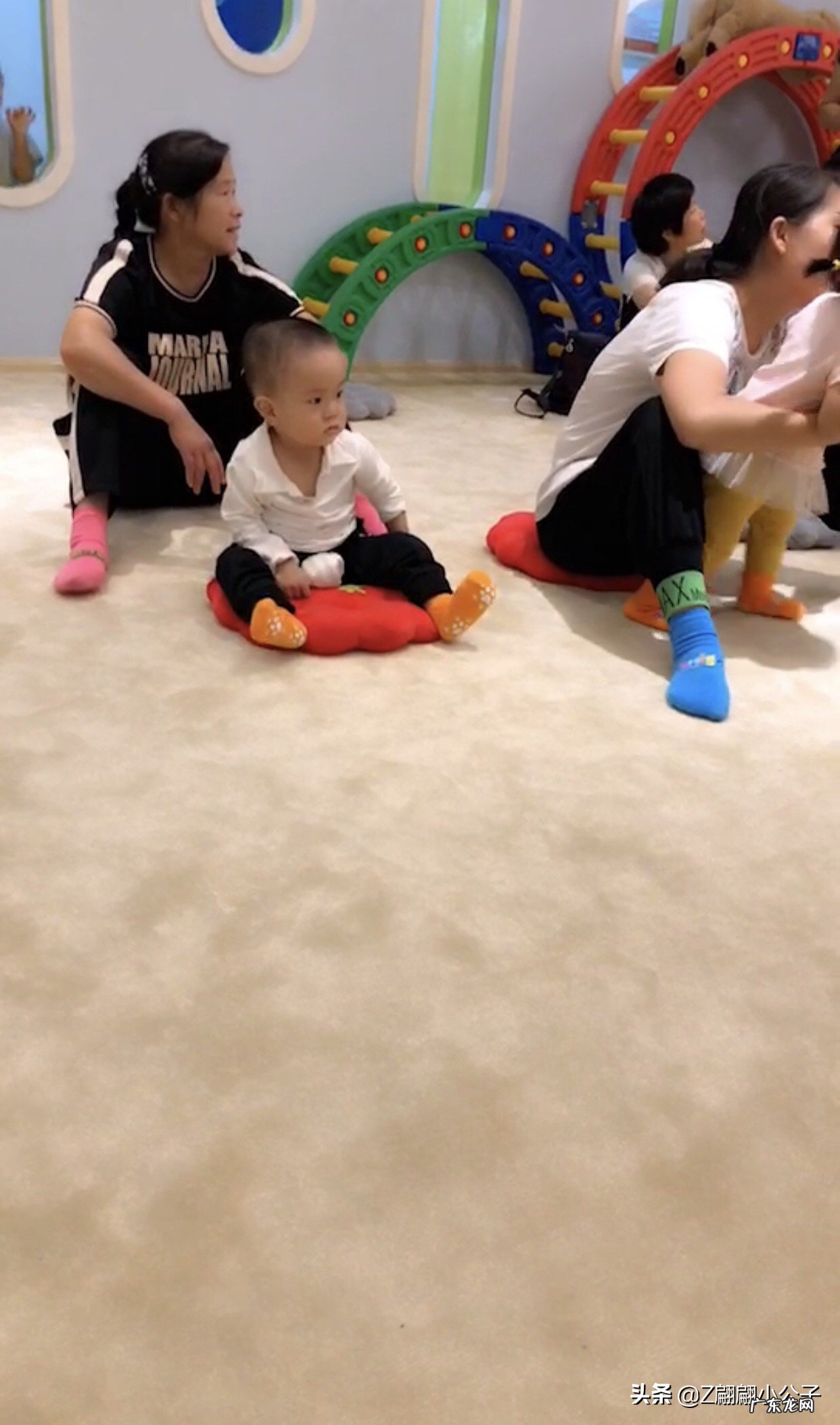 儿子一周八个月，现在纠结要不要送早教班，请问早教有用吗？