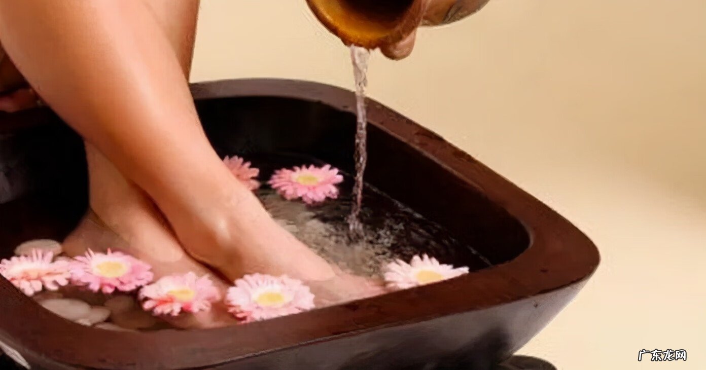 男人一到冬天手脚冰凉是怎么回事 天冷手脚冰凉是什么原因男性