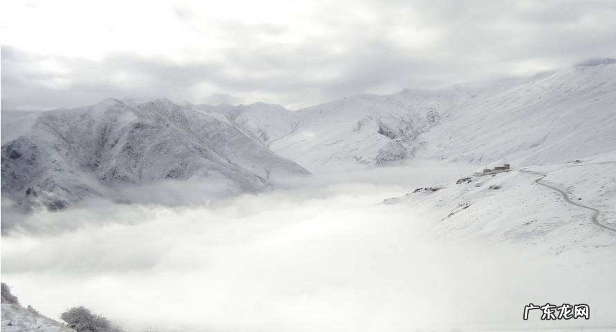 日暮山远天寒屋贫写的是什么颜色的词 暮什么山远天寒什么屋贫