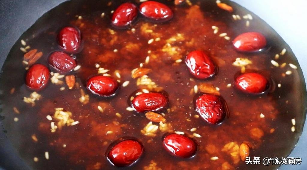 丰胸酒酿蛋的制作方法 酒酿蛋怎么做?酒酿蛋的做法