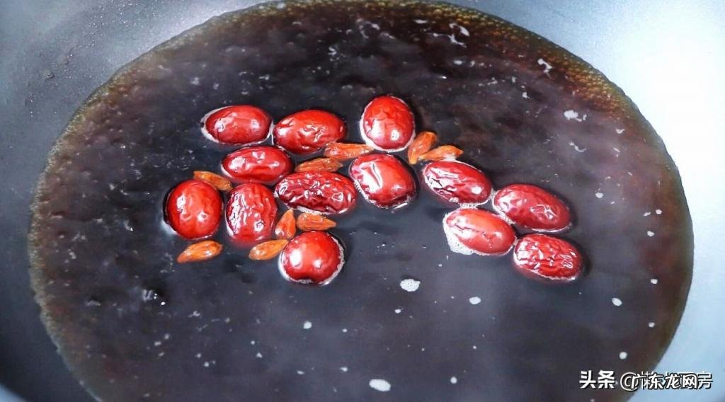 丰胸酒酿蛋的制作方法 酒酿蛋怎么做?酒酿蛋的做法