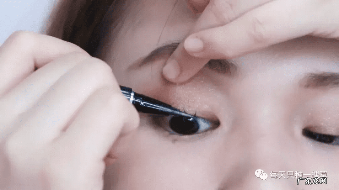 内双适合画什么眼线 内双怎么画眼线?