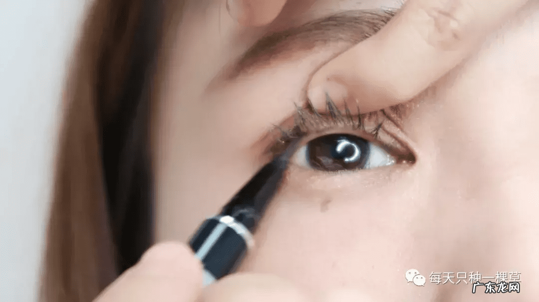 内双适合画什么眼线 内双怎么画眼线?