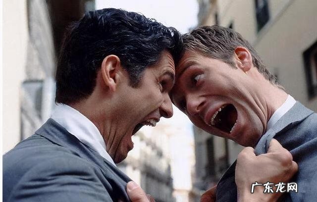 远离小人 俗话说小人难惹