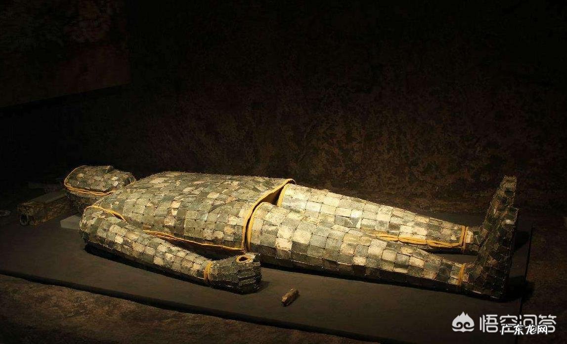 世界上存在着三大未解之谜，一是人的身体之谜，二是地球内核之谜，三是浩翰宇宙之谜，这些都因何成谜？