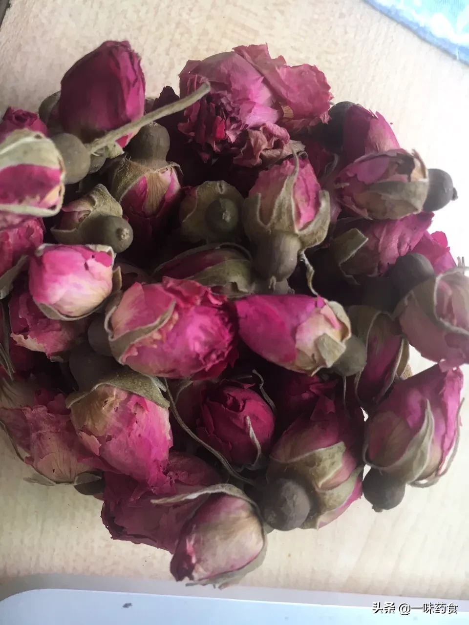 如何自制养生花茶?