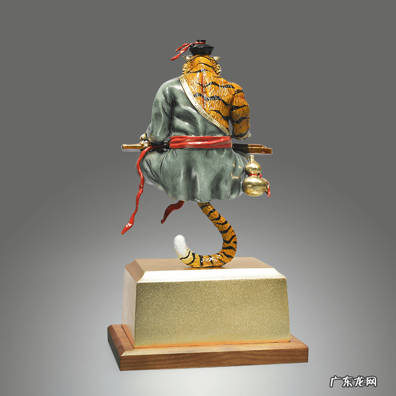 关于虎地的风水故事 属虎的风水摆件